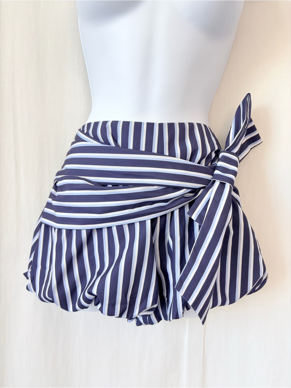 Commense Navy White Striped Bubble Shorts With Oversized Bow size Medium Gameday